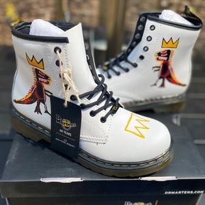 DOC MARTENS X BASQUIAT 1460